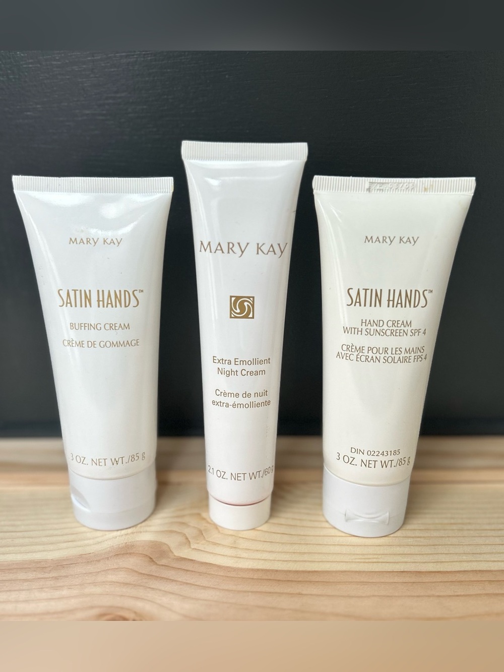 Mary Kay Pampering Hands 3 Piece Set Buffing, Night Cream, Hand Cream SPF 4 New - Picture 2 of 4